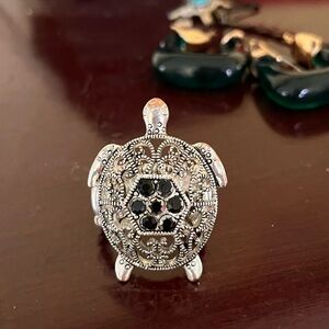 Elegant Silver Turtle ring with elastic band. Fabulous with Black Accents
